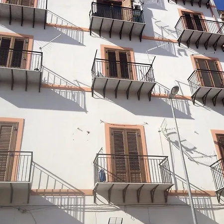 Casa Vacanza Antonello Apartment *